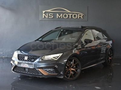 Usado Seat Leon 4Drive 300 CV (220 kW) 2020 Gris / plata Familiar