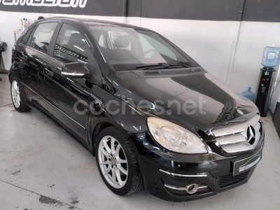 Usado Mercedes B180 109 CV (80 kW) 2010 Negro Monovolumen