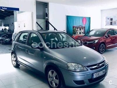 Usado Opel Corsa Essentia 70 CV (51 kW) 2004 Gris / plata Utilitario