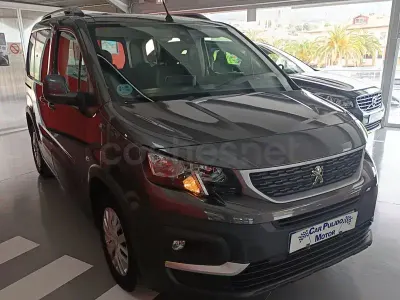 Usado Peugeot Rifter Active 100 CV (73 kW) 2019 Gris / plata Monovolumen