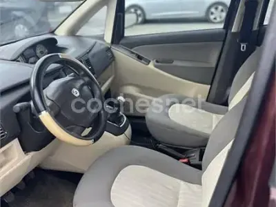 Usado Lancia Musa 90 CV (66 kW) 2007 Rojo Monovolumen