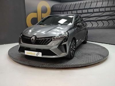 Usado Renault Clio V Techno 90 CV (66 kW) 2025 Gris / plata Berlina