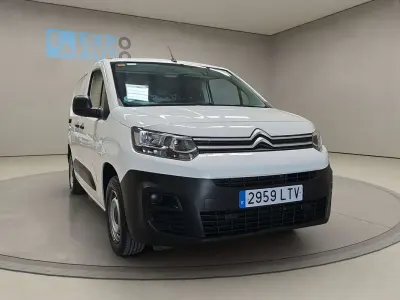 Usado Citroën Berlingo 102 CV (75 kW) 2021 Blanco Monovolumen