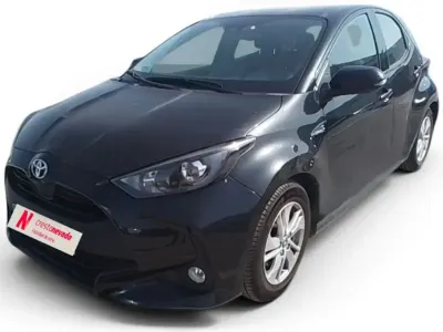 Usado Toyota Yaris Active 120 CV (88 kW) 2021 Negro Utilitario