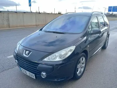 Usado Peugeot 307 110 CV (80 kW) 2006 Negro Familiar