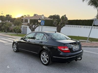 Usado Mercedes C200 Avantgarde 136 CV (100 kW) 2012 Gris / plata Berlina