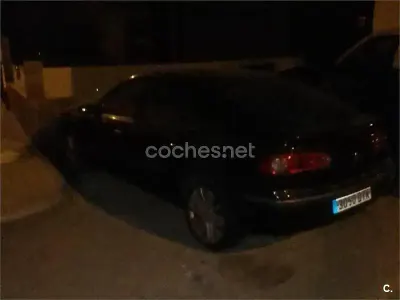 Usado Renault Laguna II Dynamique 120 CV (88 kW) 2005 Verde Berlina