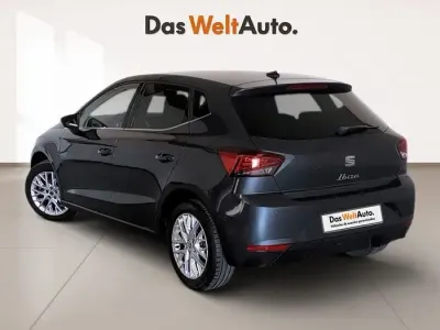 Usado Seat Ibiza 115 CV (84 kW) 2024 Gris Utilitario