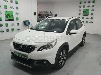 Usado Peugeot 2008 Allure 120 CV (88 kW) 2018 Blanco SUV