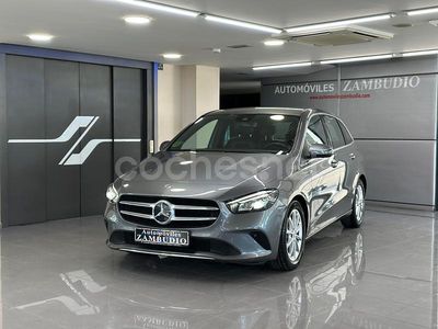 Gris / plata Usado 2020 Mercedes B180 Monovolumen | 24.900 € (Un poco caro)