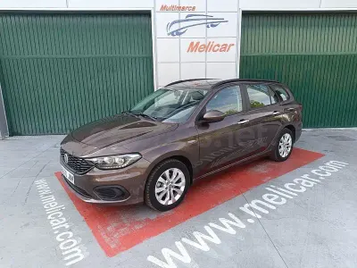 Usado Fiat Tipo Pop 95 CV (69 kW) 2017 Beige Familiar