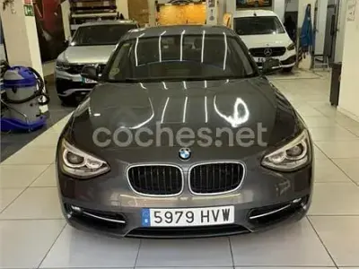 Usado BMW 116 Sport Line 116 HP (85 kW) 2014 Cinzento Citadino