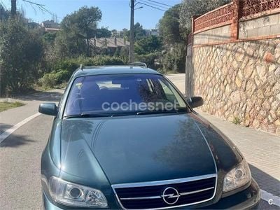 Usado Opel Omega Sport 150 CV (110 kW) 2002 Gris / plata Familiar