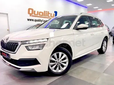 Usado Skoda Kamiq 110 CV (80 kW) 2022 Blanco SUV