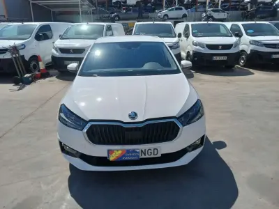 Usado Skoda Fabia 95 CV (69 kW) 2025 Blanco Utilitario