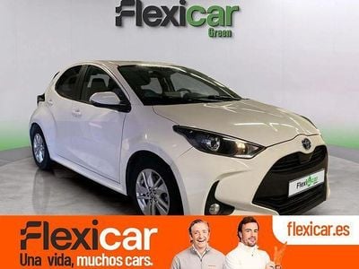 Usado Toyota Yaris Hybrid Business Edition 116 CV (85 kW) 2022 Blanco