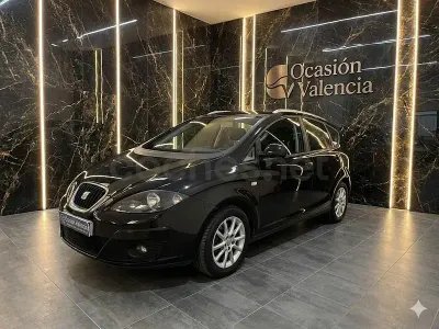 Usado Seat Altea XL Style 105 CV (77 kW) 2010 Negro Monovolumen