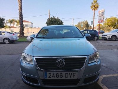 Usado VW Passat Edition 100 CV (73 kW) 2005 Azul Berlina