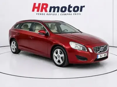 Usado Volvo V60 Momentum 163 CV (119 kW) 2010 Rojo Familiar