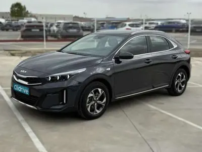 Usado Kia XCeed 101 CV (74 kW) 2024 Gris SUV