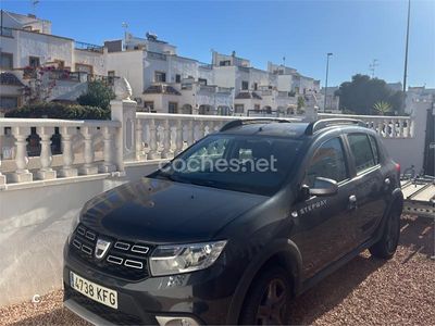 Usado Dacia Sandero Stepway 90 CV (66 kW) 2017 Gris / plata Berlina