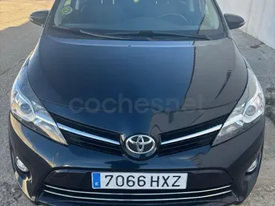 Käytetty Toyota Verso Comfort 112 HP (82 kW) 2014 Musta Tila-auto