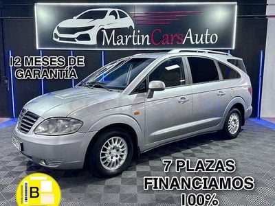 Usado Ssangyong (KGM) Rodius 165 CV (121 kW) 2010 Gris / plata Monovolumen