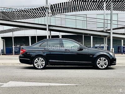 Käytetty Mercedes C220 Avantgarde 170 HP (125 kW) 2011 Musta Sedan