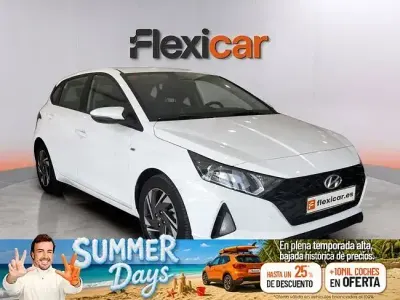 Usado Hyundai i20 100 CV (73 kW) 2021 Blanco Utilitario