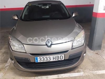Usado Renault Mégane GrandTour Dynamique 110 CV (80 kW) 2010 Marrón Familiar