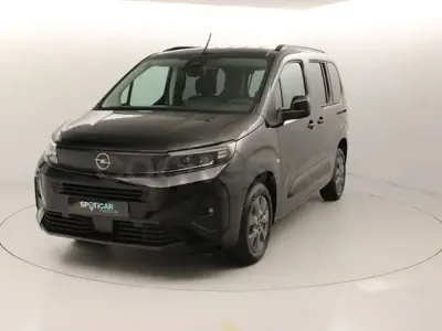 Nuevo Opel Combo 100 CV (73 kW) 2025 Negro Monovolumen