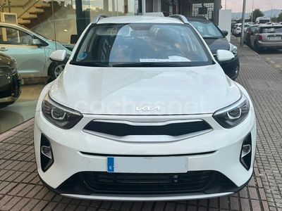Blanco Usado 2024 Kia Stonic SUV | 18.300 € (Precio justo)