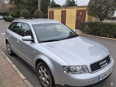 Usado Audi A4 130 CV (95 kW) 2004 Gris / plata Familiar