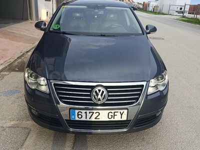 Gris / plata Usado 2008 VW Passat Highline Berlina | 8499 € (Un poco caro)