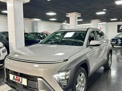 Usado Hyundai Kona 120 CV (88 kW) 2024 Beige SUV