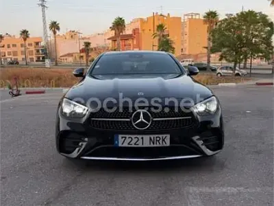 Usado Mercedes E220 194 CV (142 kW) 2021 Negro Berlina