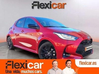 Rojo Usado 2024 Toyota Yaris Hybrid Style Utilitario | 20.490 € (Precio justo)
