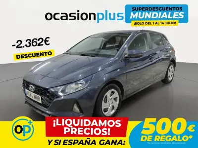 Usado Hyundai i20 100 CV (73 kW) 2022 Gris Berlina