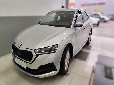 Usado Skoda Octavia Ambition 150 CV (110 kW) 2022 Gris/plata