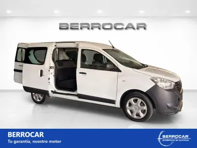 Usado Dacia Dokker Essentiel 109 CV (80 kW) 2021 Blanco Monovolumen