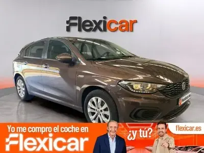 Usado Fiat Tipo Easy 95 CV (69 kW) 2018 Gris Berlina
