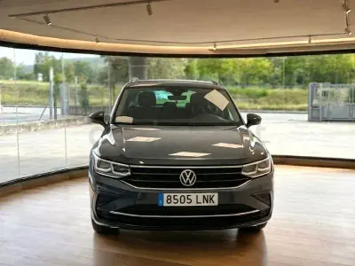 Używany VW Tiguan Life 150 KM (110 kW) 2021 Szary SUV