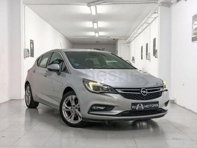Usado Opel Astra Dynamic 150 CV (110 kW) 2017 Gris / plata Berlina