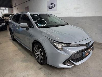 Usado Toyota Corolla Sport 122 CV (89 kW) 2022 Gris / plata Familiar