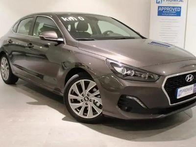 Usado Hyundai i30 120 CV (88 kW) 2023 Gris/plata