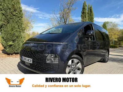 Usado Hyundai Staria 177 CV (130 kW) 2023 Azul Monovolumen