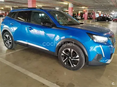Usado Peugeot 2008 Allure 100 CV (73 kW) 2023 Azul SUV