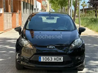 Usado Ford Fiesta Titanium 96 CV (70 kW) 2012 Negro Berlina
