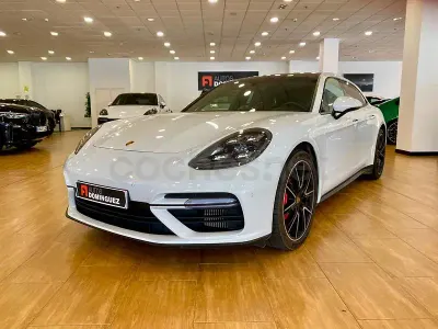 Usado Porsche Panamera Turbo 550 CV (404 kW) 2017 Blanco Utilitario