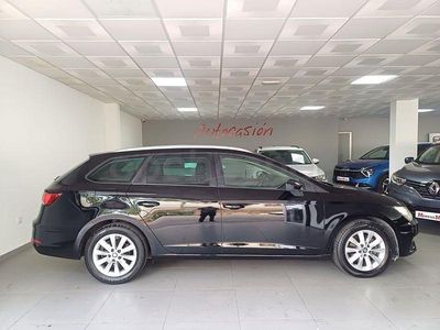 Usado Seat Leon Style 115 CV (84 kW) 2019 Negro Familiar